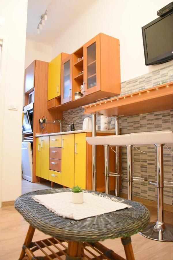 Sara Apartmán *